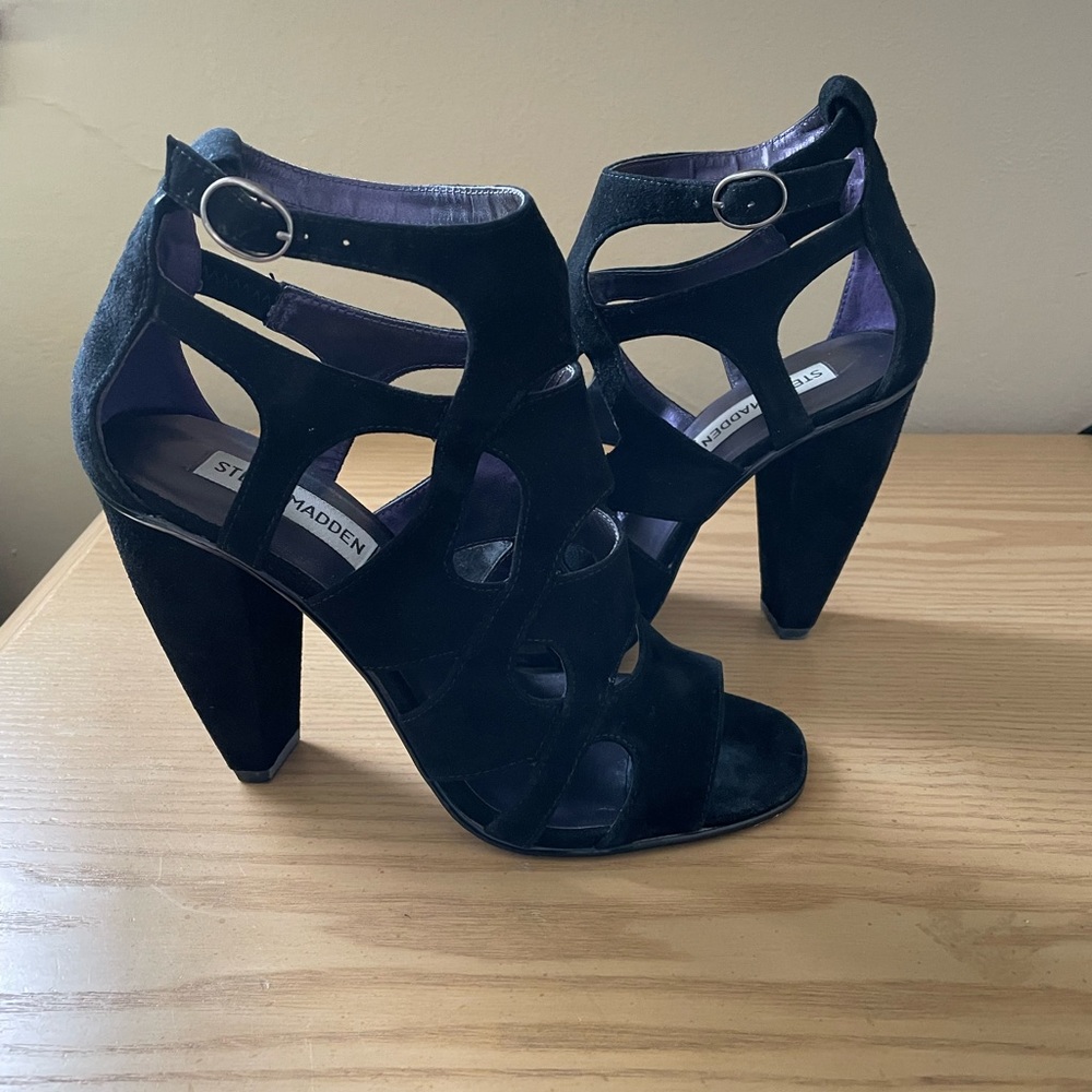 Steve Madden women ankle shoes sandals size 7.